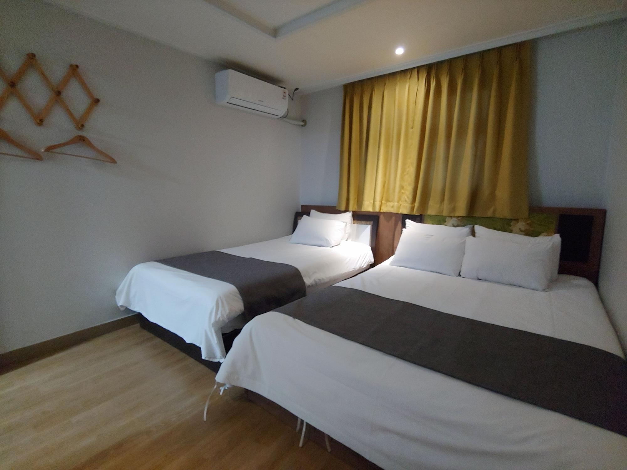 Gallery Hotel Bnb Jeju Bagian luar foto