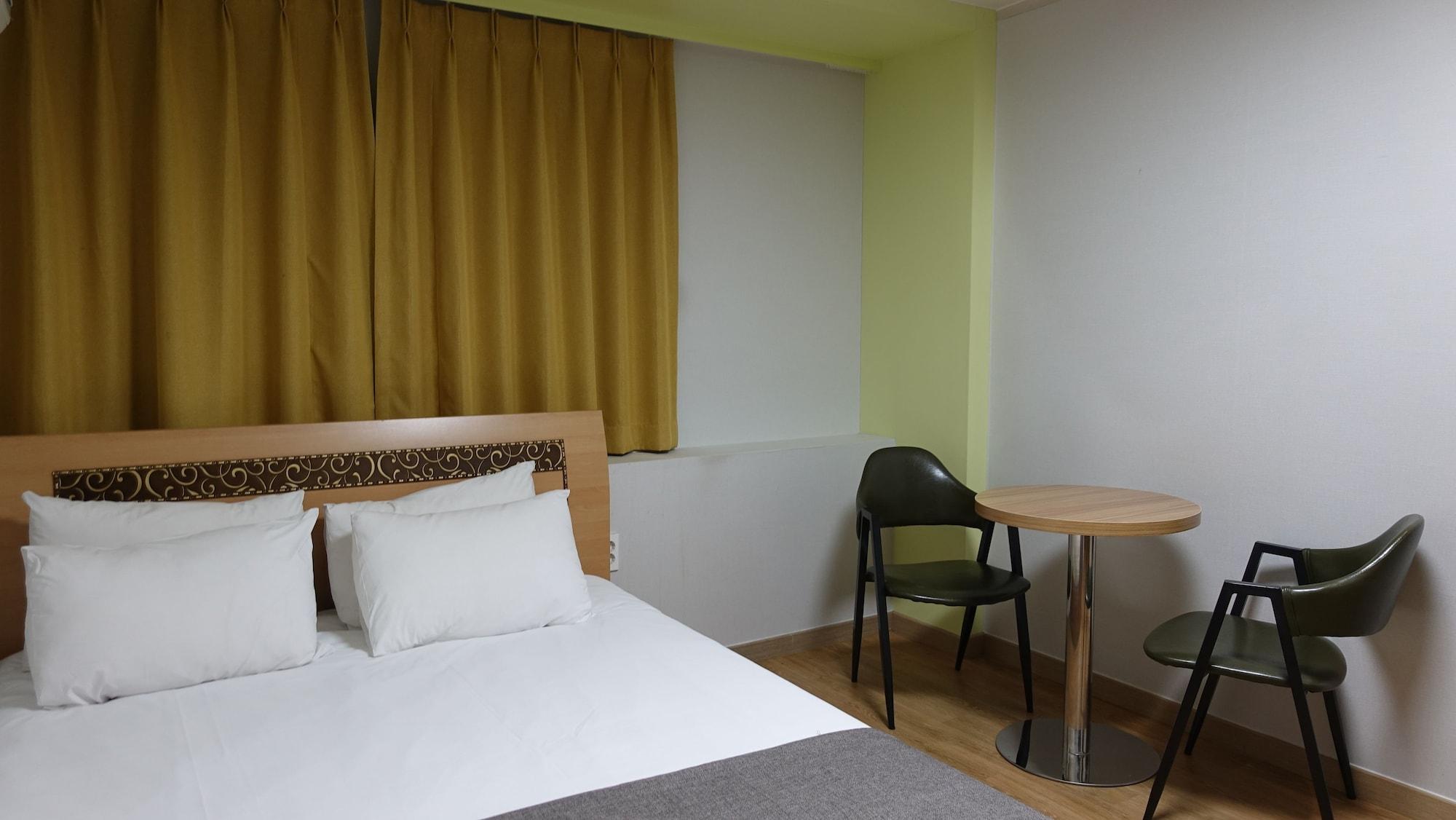 Gallery Hotel Bnb Jeju Bagian luar foto