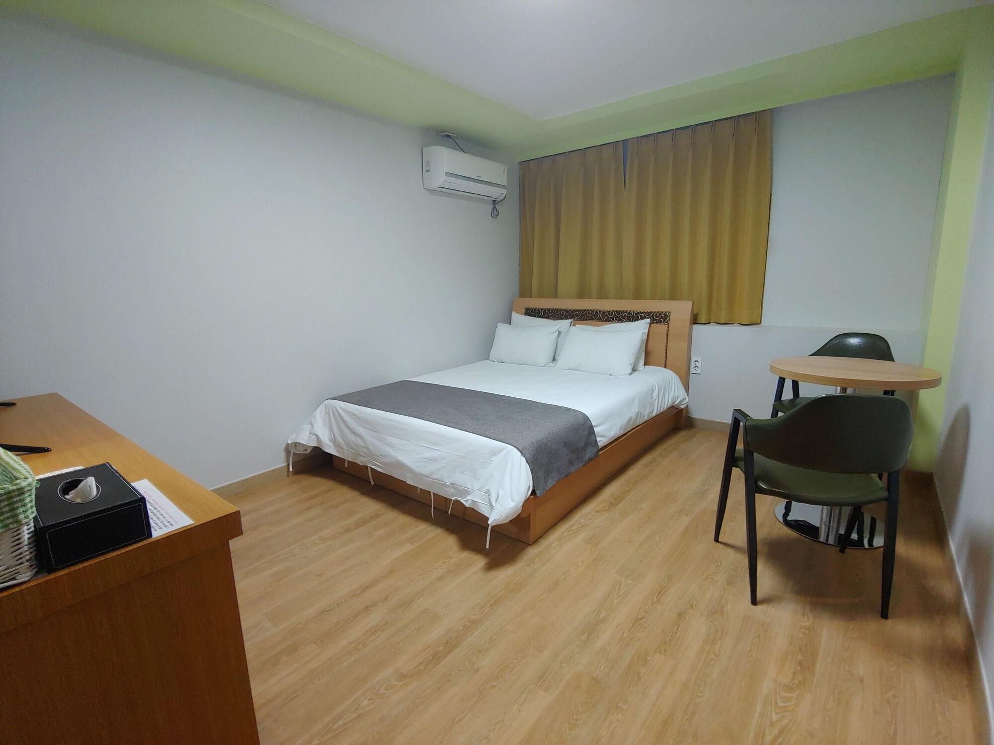 Gallery Hotel Bnb Jeju Bagian luar foto