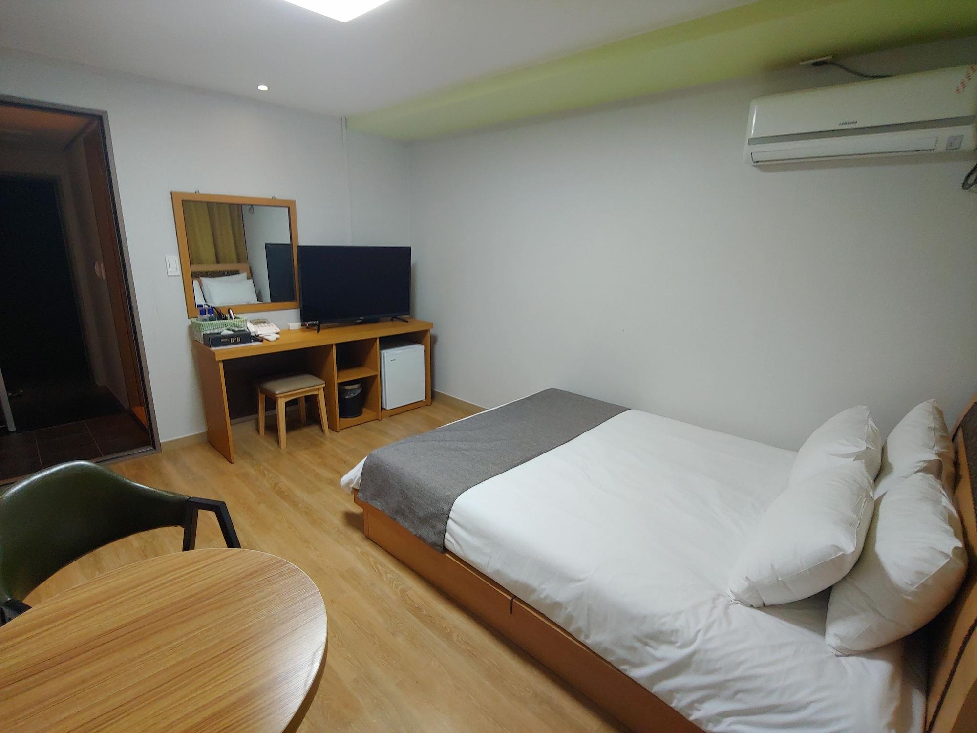 Gallery Hotel Bnb Jeju Bagian luar foto