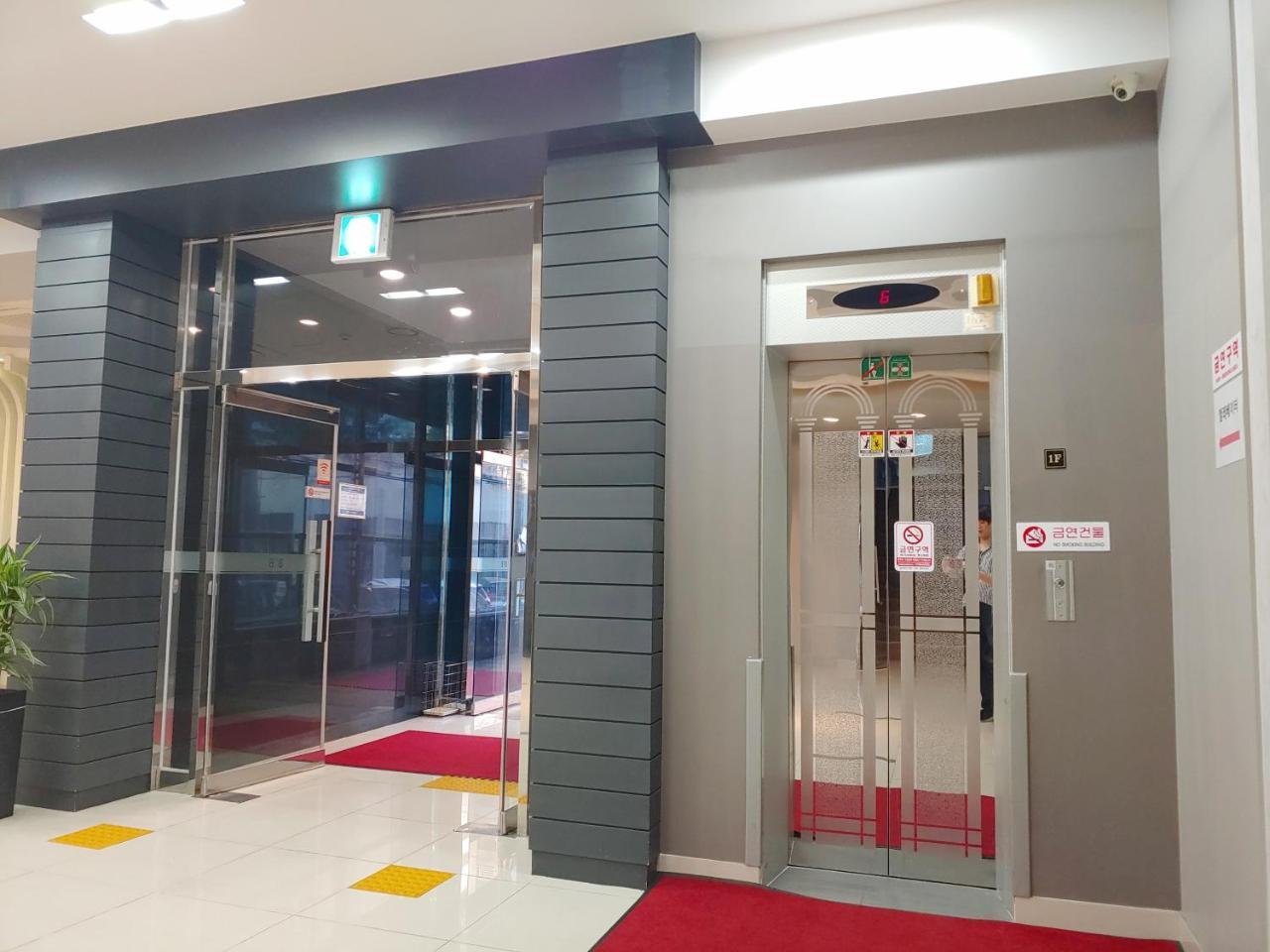 Gallery Hotel Bnb Jeju Bagian luar foto