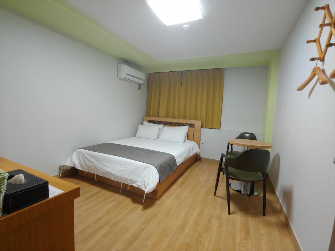 Gallery Hotel Bnb Jeju Bagian luar foto