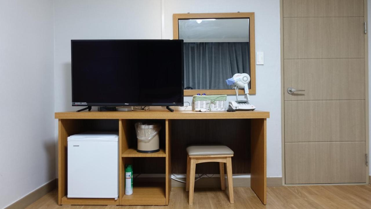 Gallery Hotel Bnb Jeju Bagian luar foto