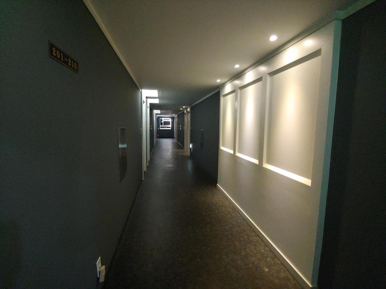 Gallery Hotel Bnb Jeju Bagian luar foto