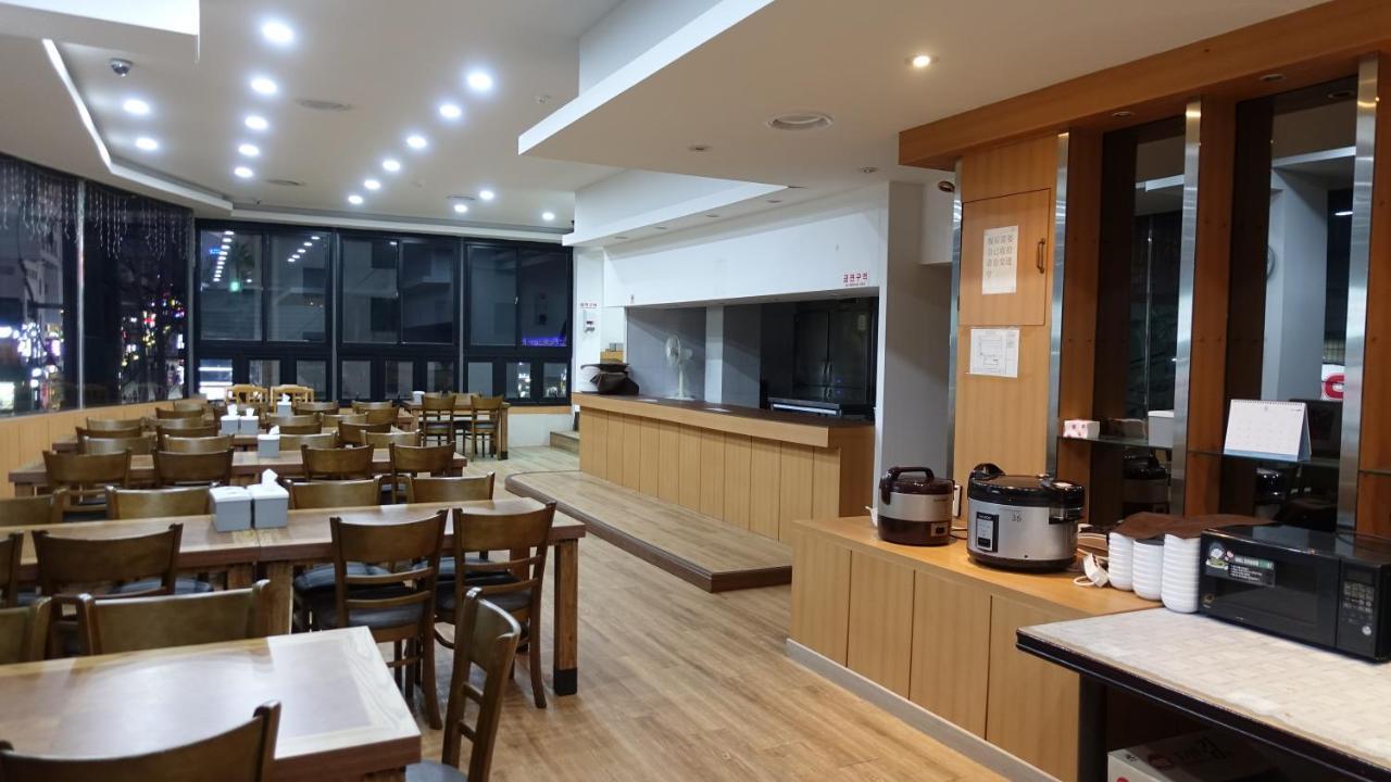 Gallery Hotel Bnb Jeju Bagian luar foto